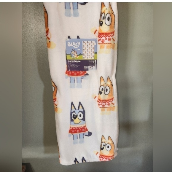 Bluey Christmas Winter Throw Blanket Fleece NEW White Red Sweater Bingo Dog - Picture 2 of 6